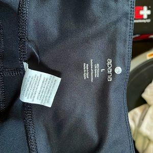 Apana capri leggings